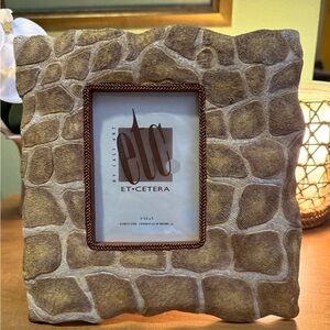 Etcetera Giraffe Pattern Rustic Stone-Look Picture Frame - Heavy Resin